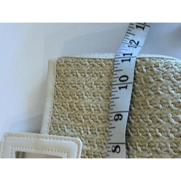Chic Woven Tote Bag with White Handles - Picture 4 of 6
